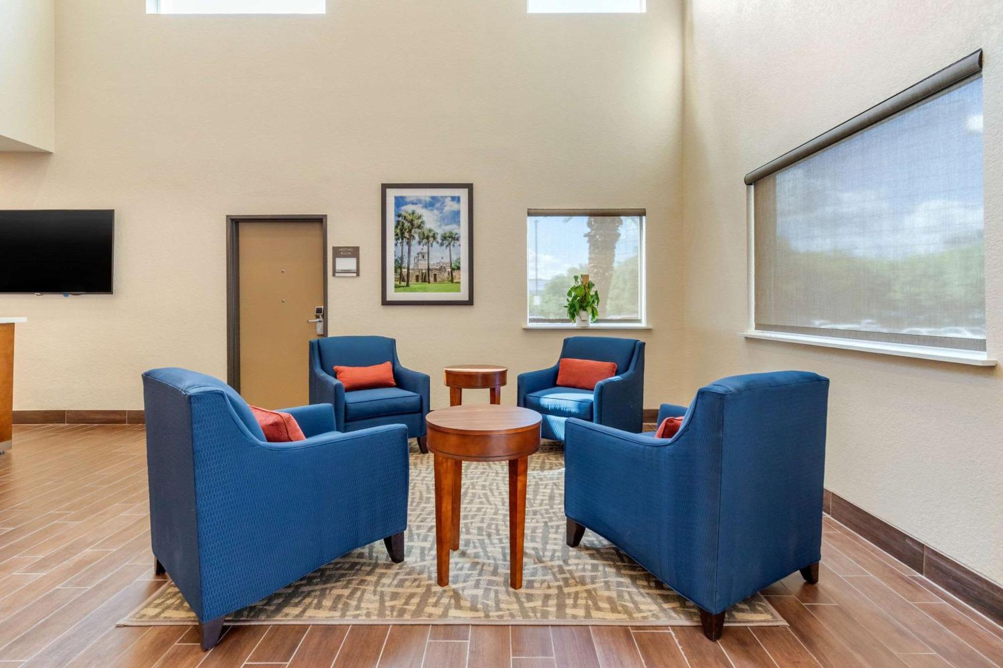 Comfort Suites San Antonio Airport North Экстерьер фото